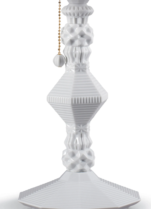 Lladro Belle de Nuit Table Lamp. White (UK)