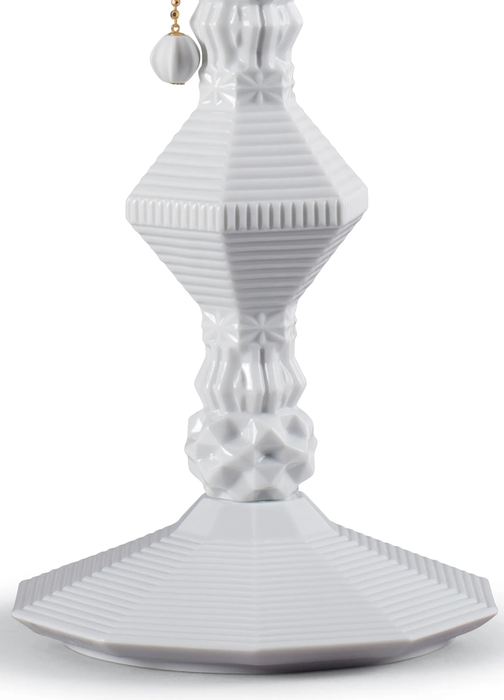 Lladro Belle de Nuit Table Lamp. White (UK)